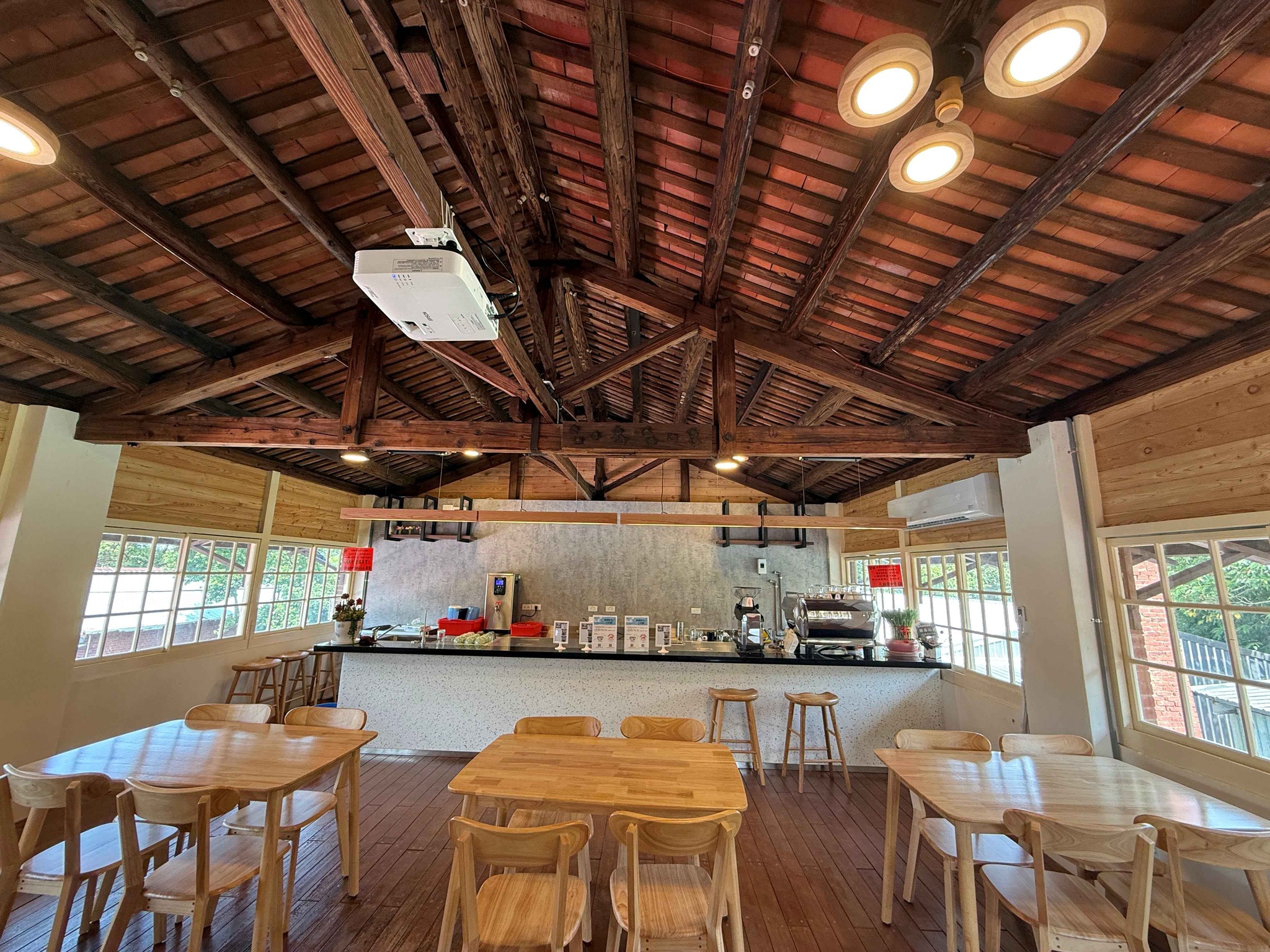 「臺灣咖啡創研中心」內部空間