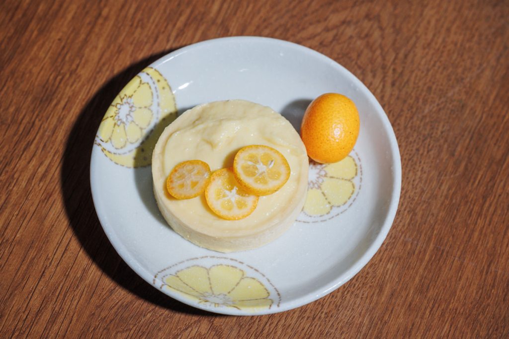 仿檸檬塔，製成優雅清酸的金柑塔。