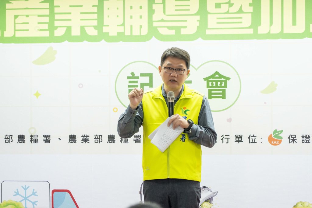 農糧署蔬菜及種苗產業組組長傅立忠表示，農糧署輔導高麗菜外銷今年目標1,200公噸，截至3日已出口達612公噸。（圖片提供／農糧署）