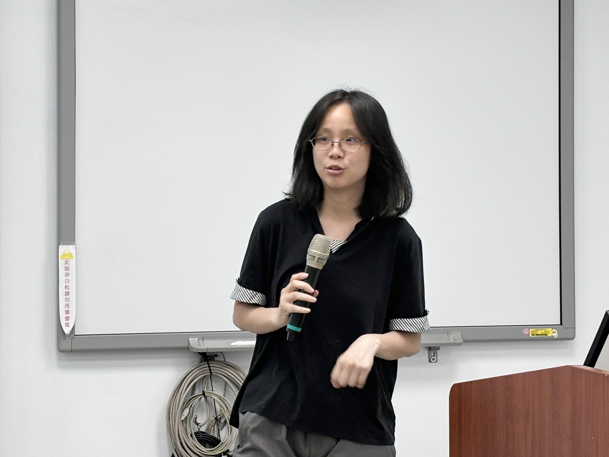 農產加工研究室蘇致柔助理研究員介紹「農產品加工技術概論」。